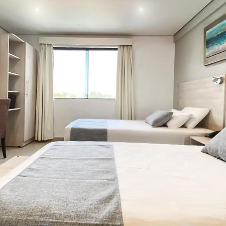 Danieri Asuncion Hotel Bagian luar foto